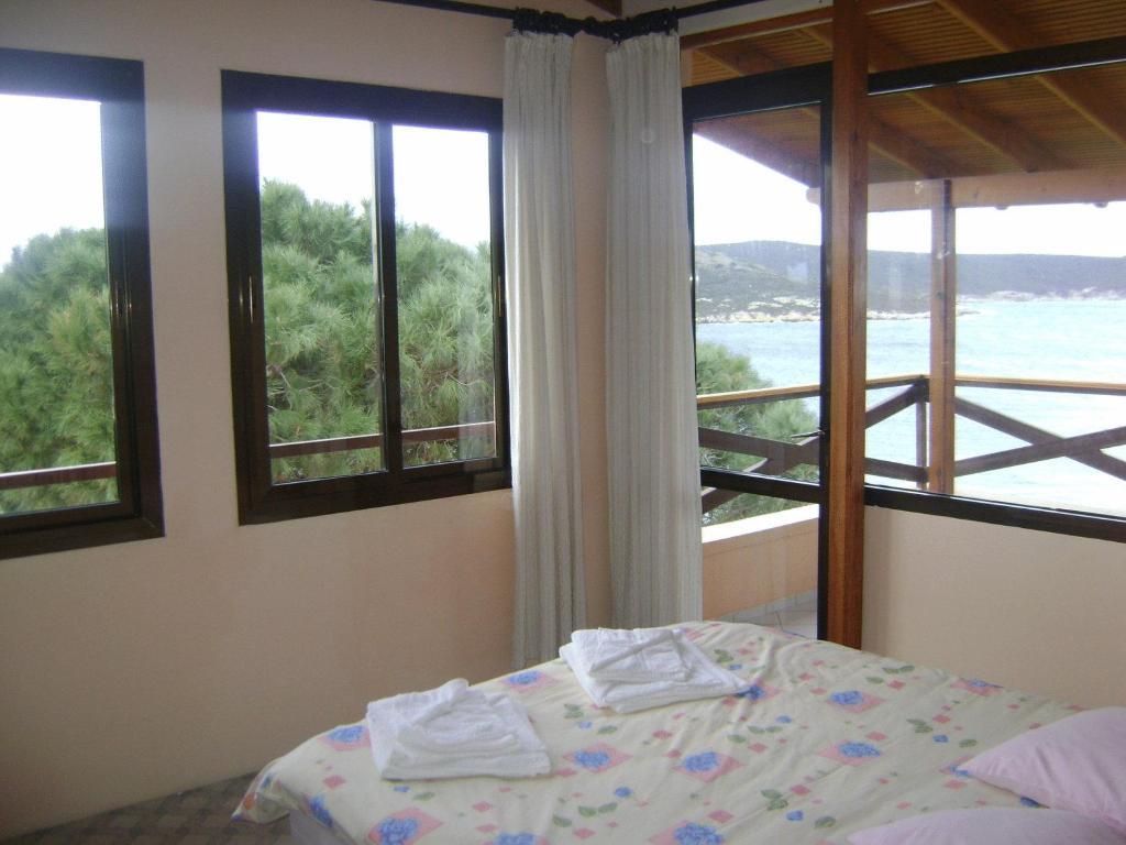 Teras Motel Foça Extérieur photo